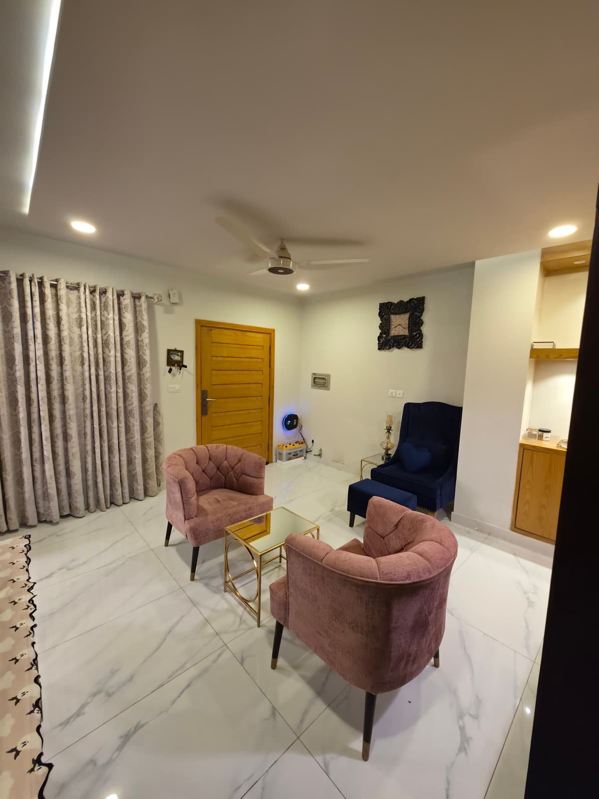Lounge of The Essentials Suite, The Crib Murree — photo 2